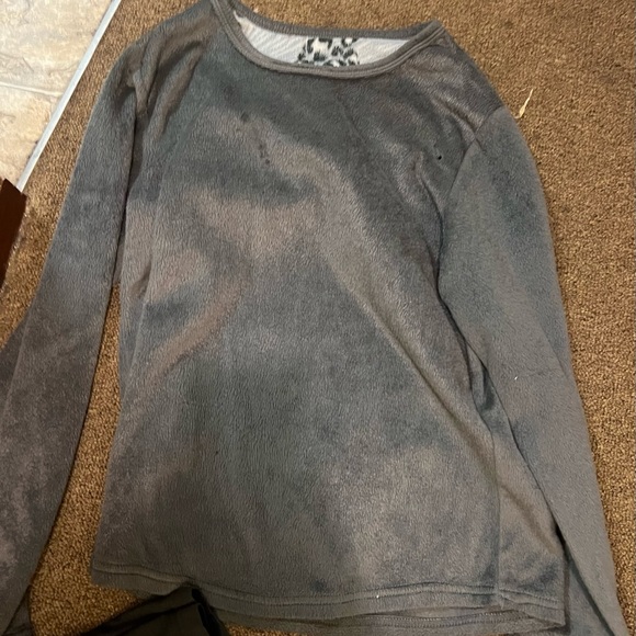 Mostly Women’s Different Types Of Tops. One Male Adult T-Shirt. - Picture 7 of 16
